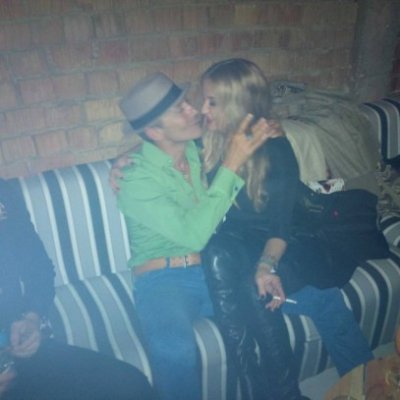 Tania Budi şi Radu Mazăre, surprinşi sărutându-se în club